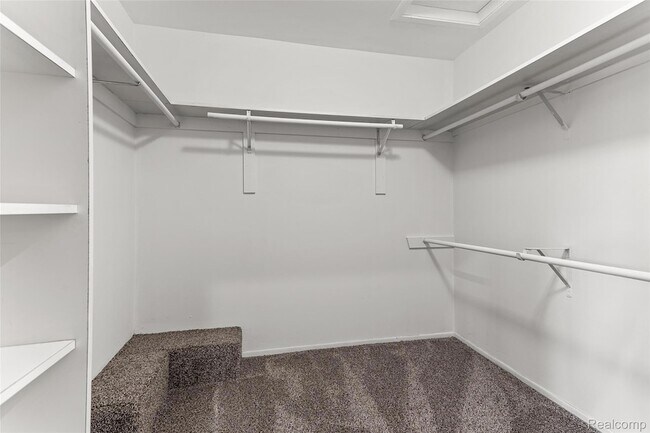 Building Photo - 5317 Fairway Ln