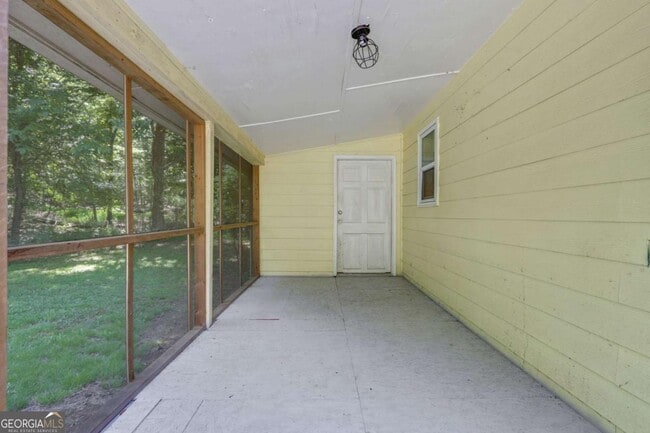 Building Photo - 3419 Clay Rd SW