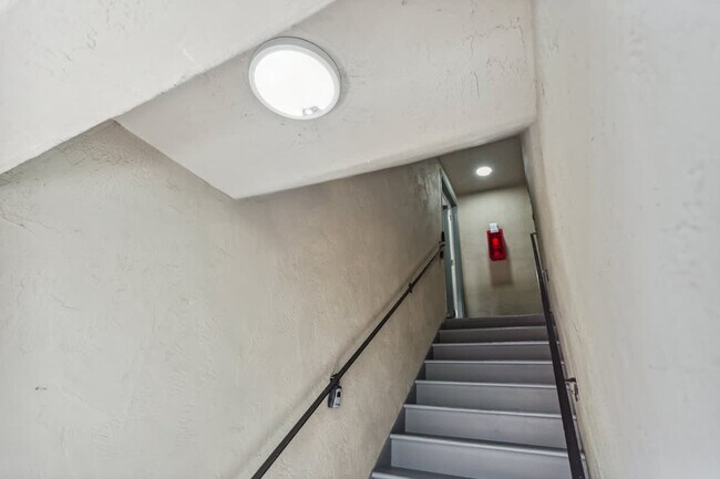 Building Photo - 2312 Bonar St