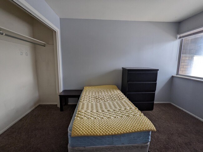 Building Photo - 1728 N 550 W