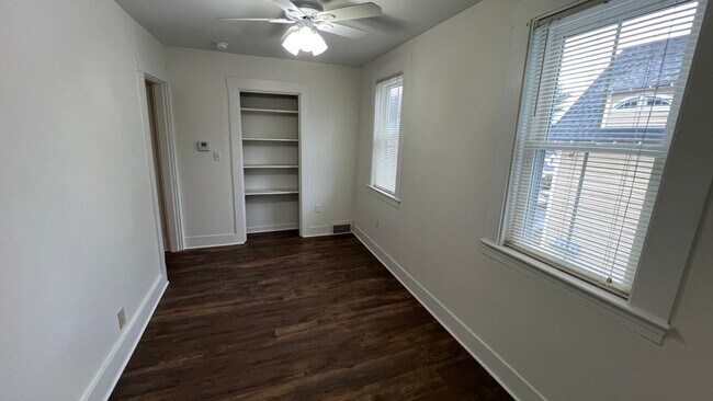 Building Photo - 10 Horne St