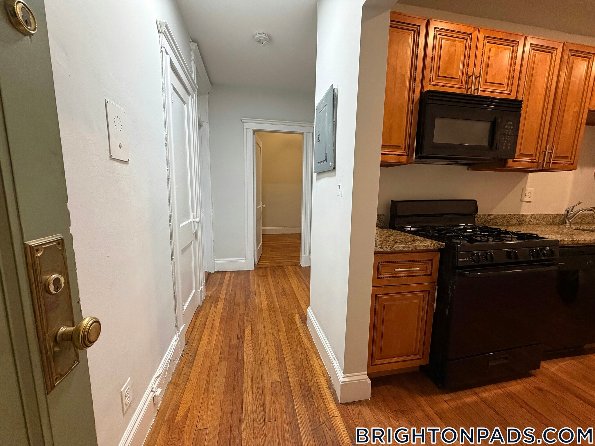 Building Photo - 288 Chestnut Hill Ave