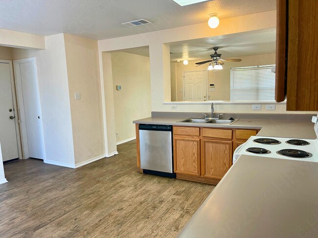 Building Photo - 955 Marble Point
