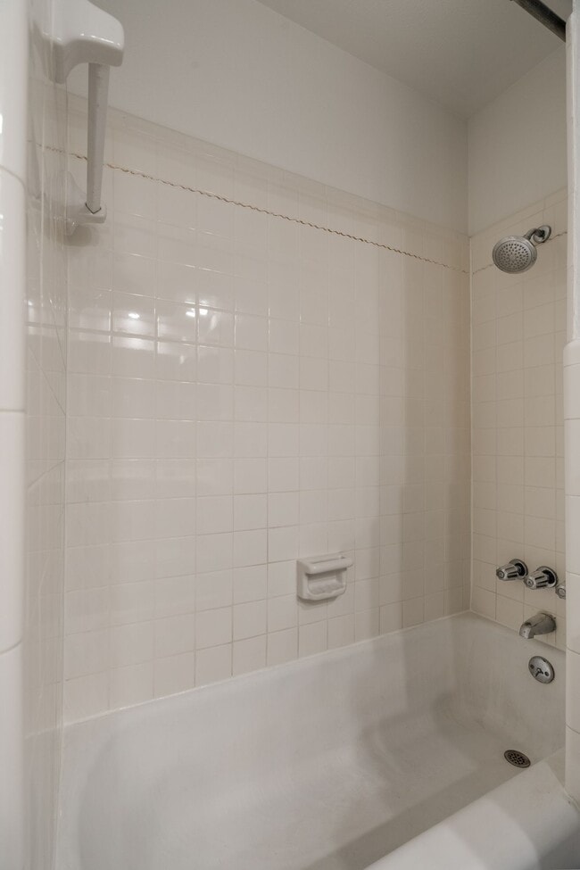 Building Photo - 509 Wilshire Dr