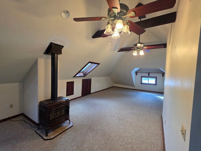 Building Photo - 612 Grove St