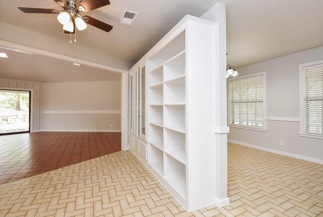 Building Photo - 12713 Roy Harris Loop