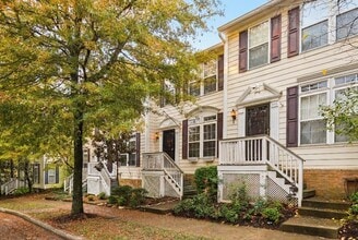 Building Photo - 7718 Porter House Dr