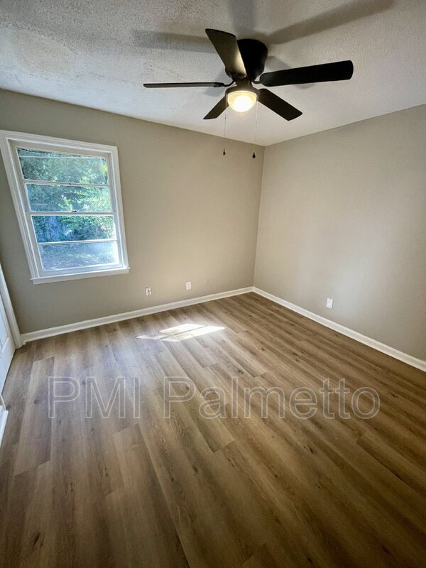 Building Photo - 3730 Hickory St