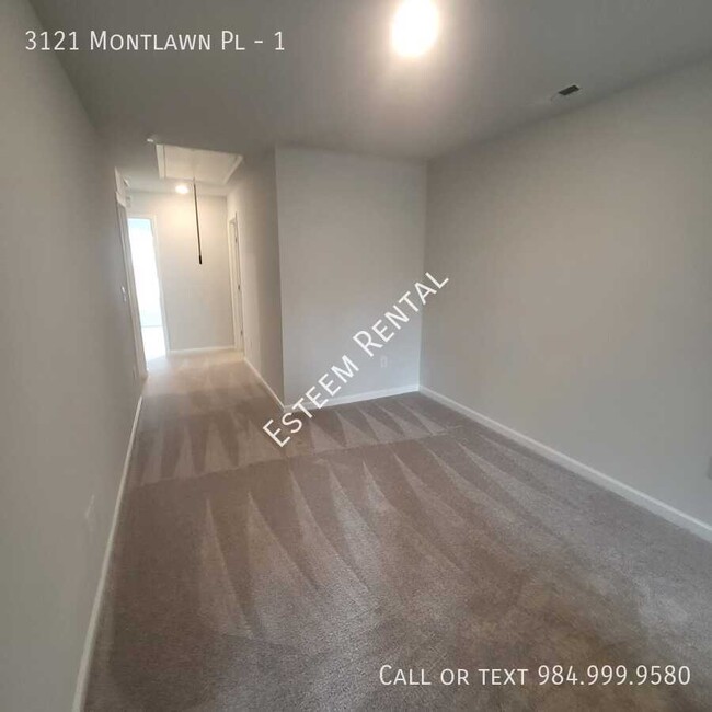 Building Photo - 3121 Montlawn Pl