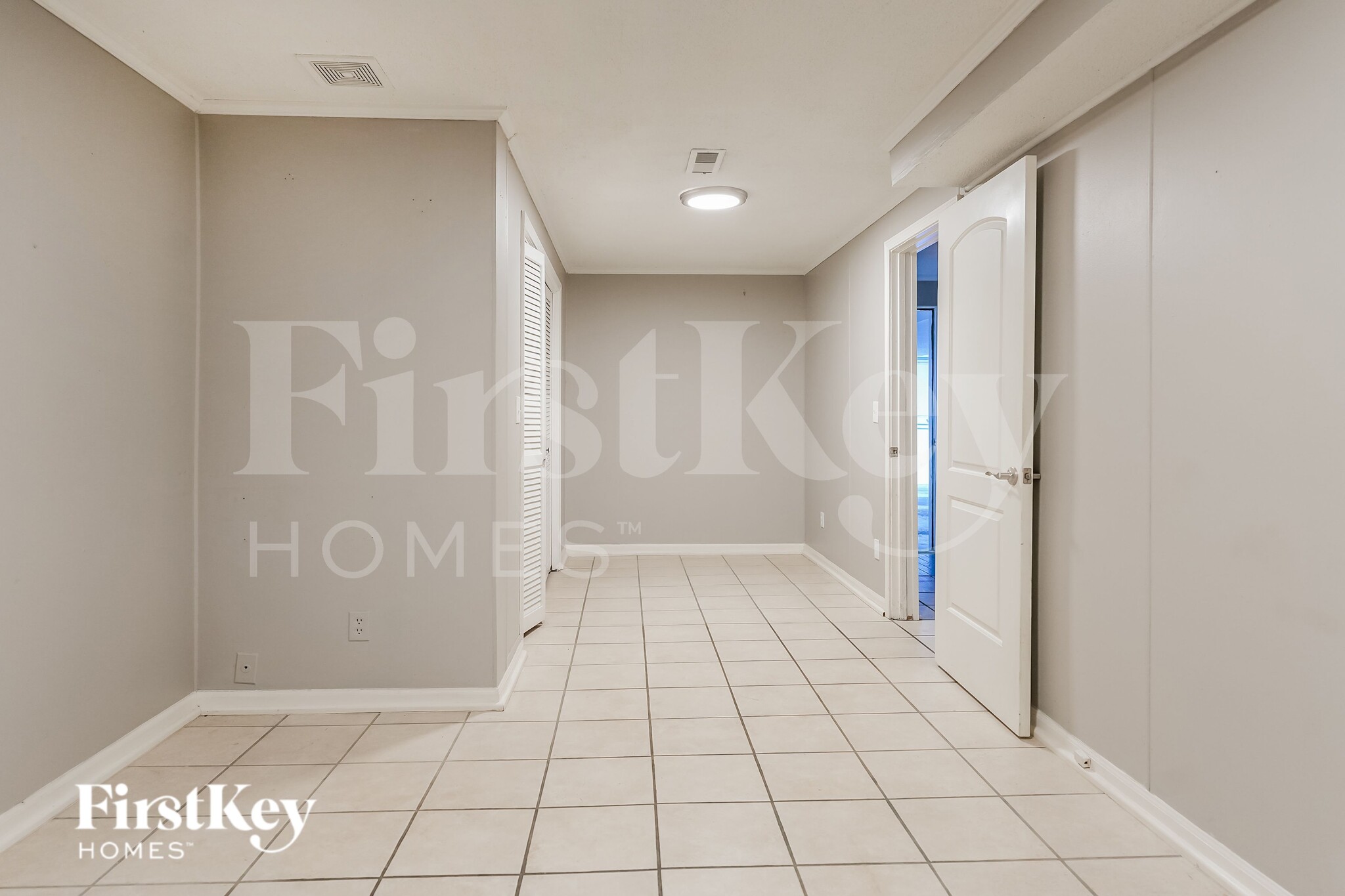 Building Photo - 10040 NW Blum Rd