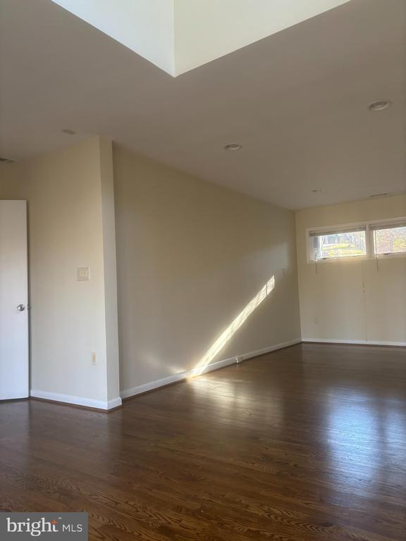 Building Photo - 7425 Dulany Dr