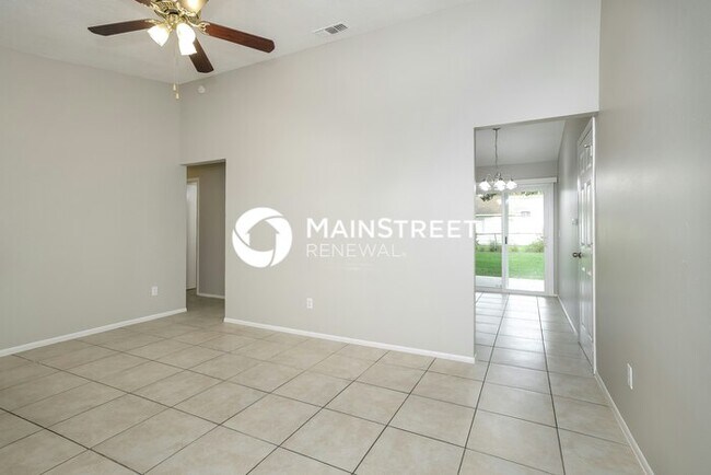 Building Photo - 3 Bedroom Pet-Friendly Home in Kissimmee, ...