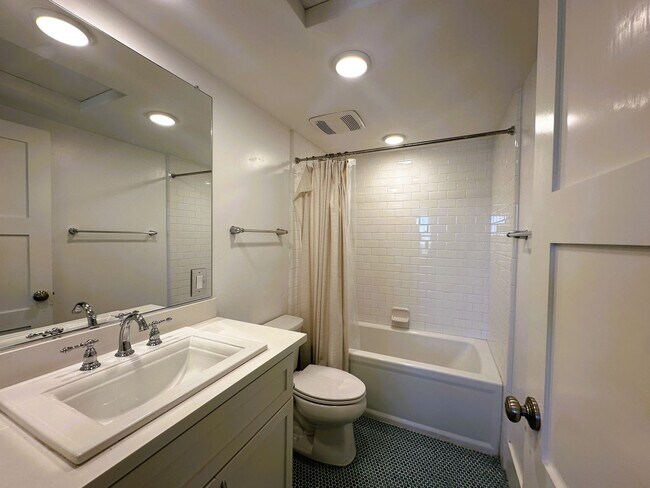 Building Photo - 2625 Nicasio Ln