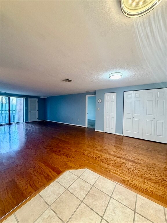 Building Photo - 8 9th St