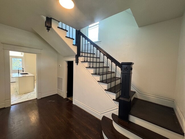 Building Photo - Updated 3-Bedroom, 2-Bath with all new appliances.