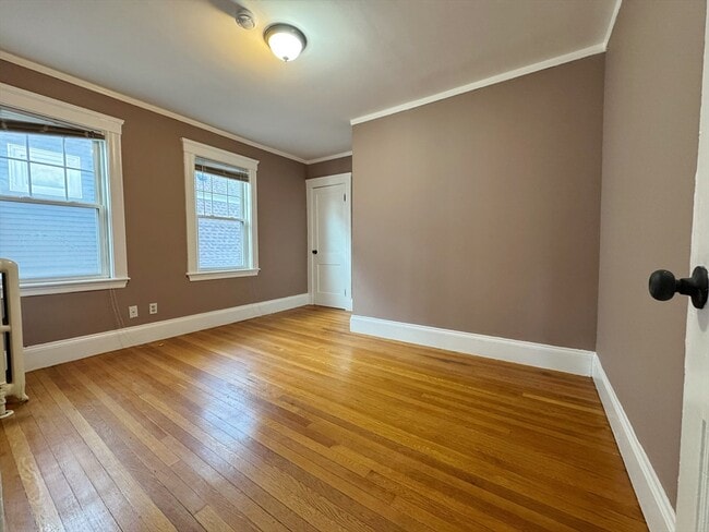 Building Photo - 313 Clifton St