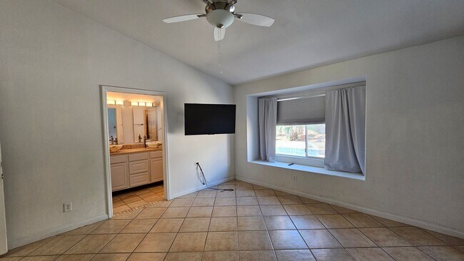 Building Photo - Single story with a POOL in Spring Valley!!!