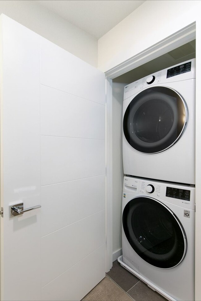 Building Photo - New Construction Townhouse - 2 Bedroom Columbia City