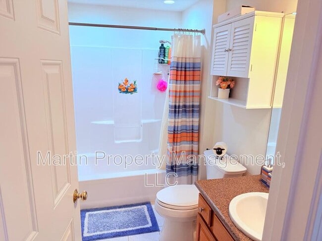 Building Photo - 140 Stedman St