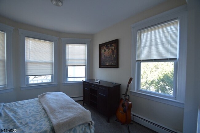 Building Photo - 17 Bowers Ln