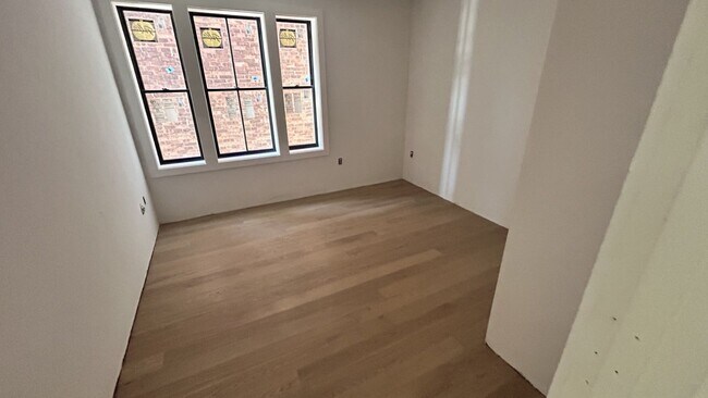 Building Photo - BRAND NEW luxurious Cleveland Circle apartment with 2 month's rent WAIVED available 8/1/26