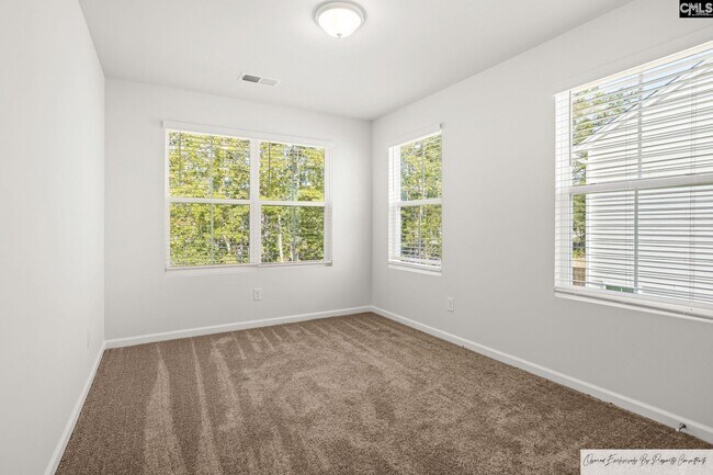 Building Photo - 441 Pepperbush Ln