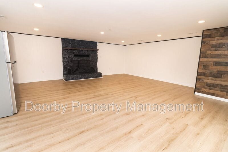 Building Photo - 1313 Timbercrest Ln