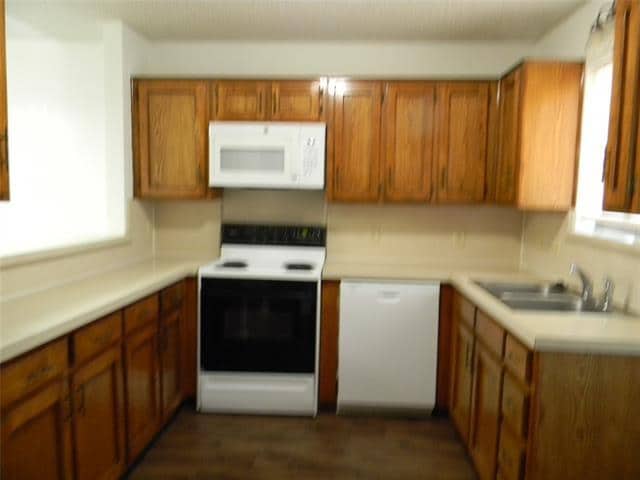 Building Photo - 809 Windcrest Dr