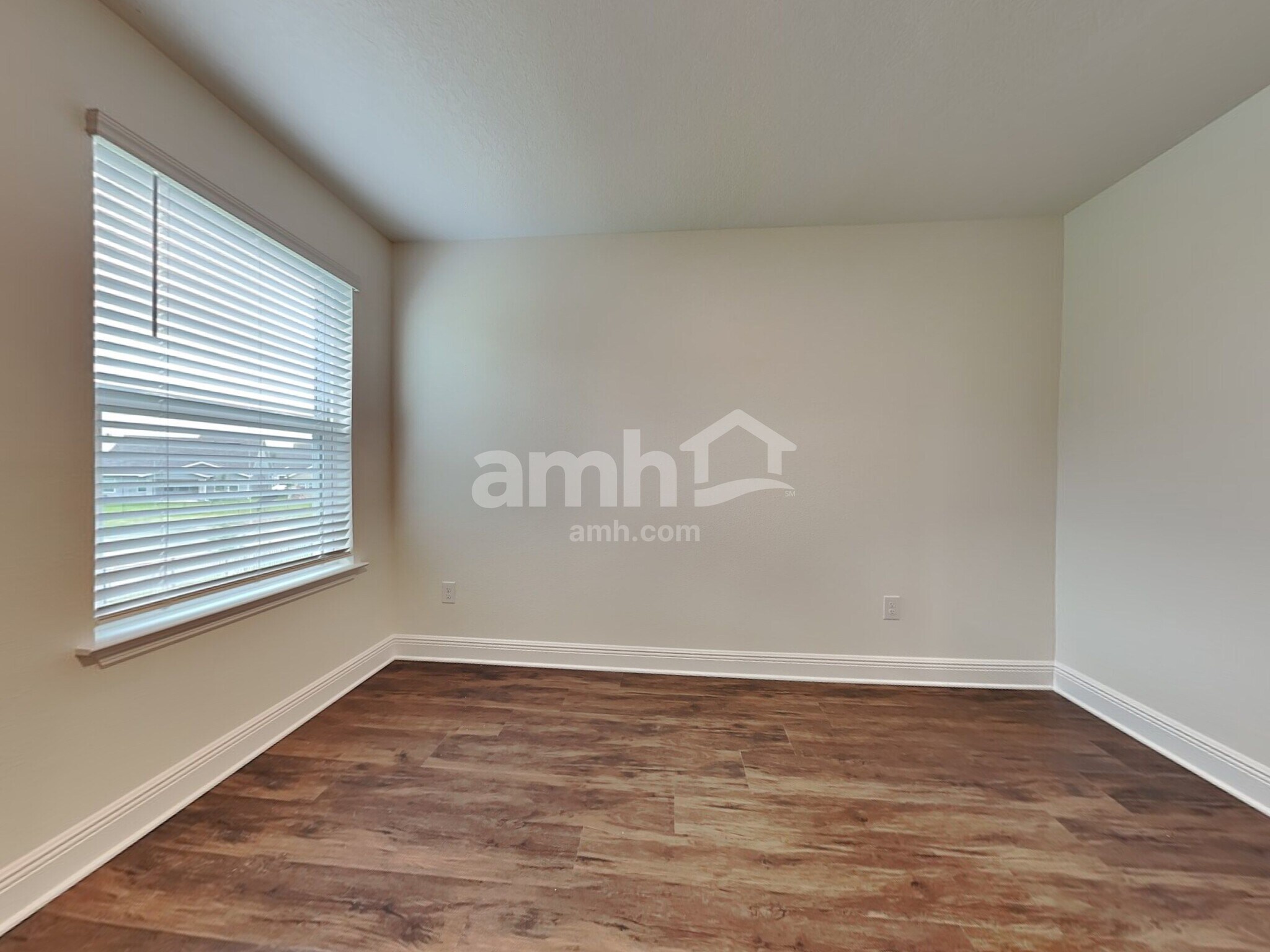 Building Photo - 27333 St Andrews Ave