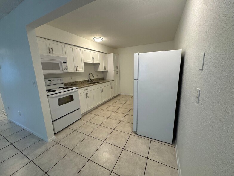 Building Photo - 1936 Wolford Rd