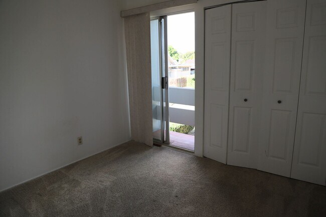 Building Photo - 95-341-341 Mahapili Ct