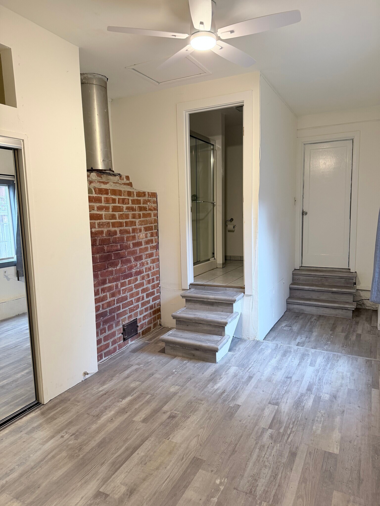 Building Photo - 839 7th Ave