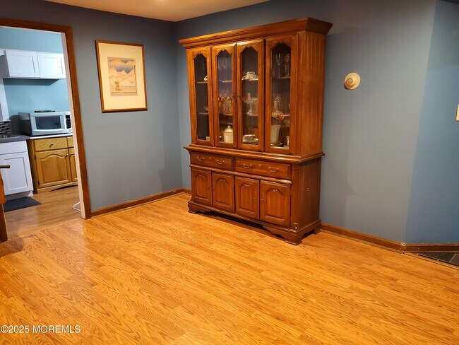 Building Photo - 411 Woodland Ave