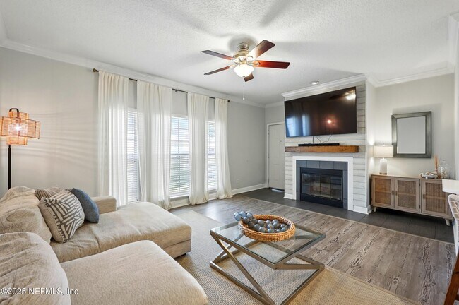 Building Photo - 43 Jardin De Mer Pl
