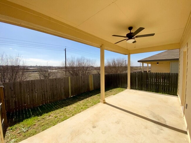 Building Photo - 114 Stacy Ln