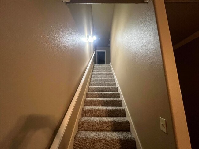 Building Photo - 10509 Quinton Ave