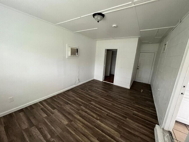 Building Photo - 4620 Galveston St