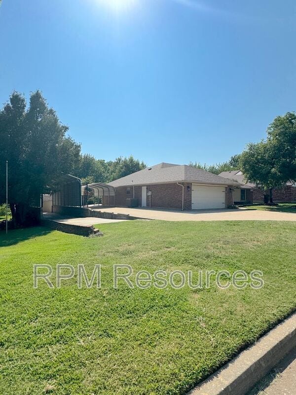 Building Photo - 12000 Hollyrock Dr