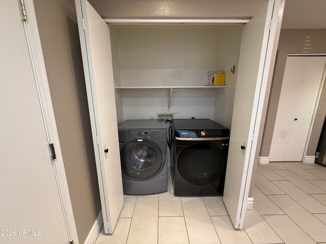 Building Photo - 2537 S Sunnyvale Ave