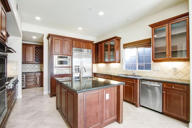 Building Photo - 5393 Stoneview Rd