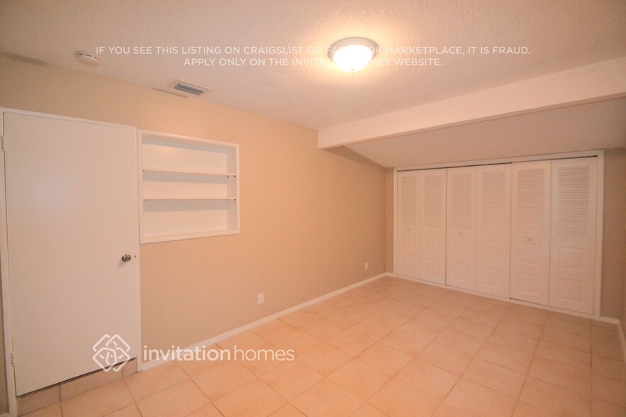 Building Photo - 2408 SW 34th Ave