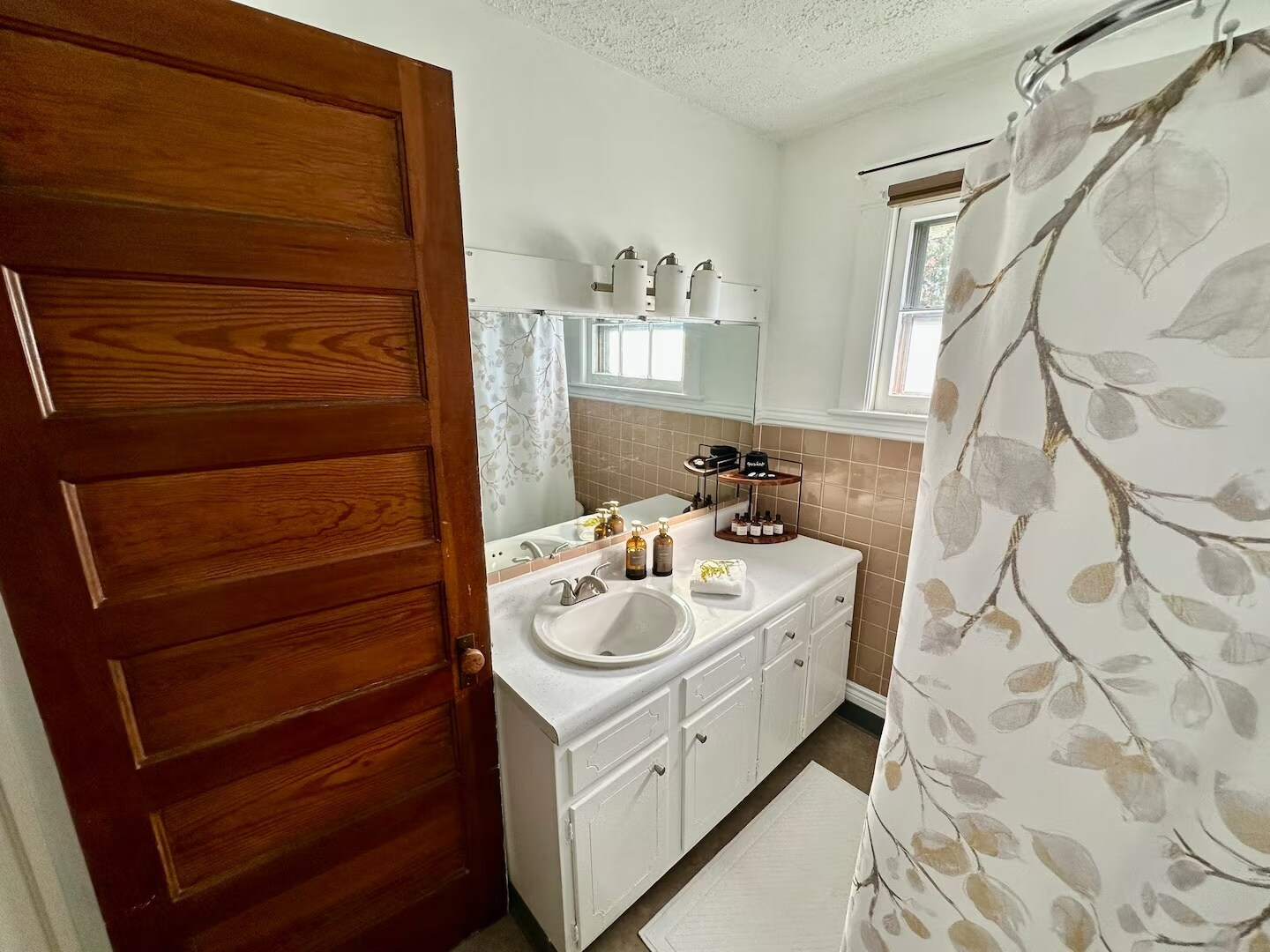 Building Photo - 608 Ackerman Ave