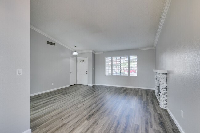 Building Photo - 8392 Gresham Dr
