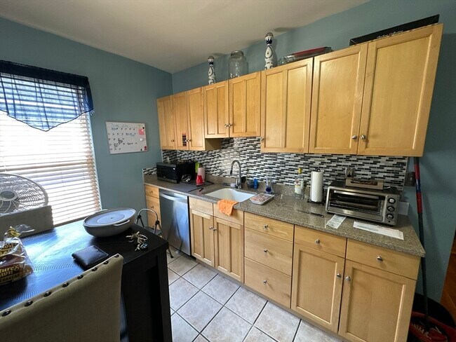 Building Photo - 158 Neponset Ave
