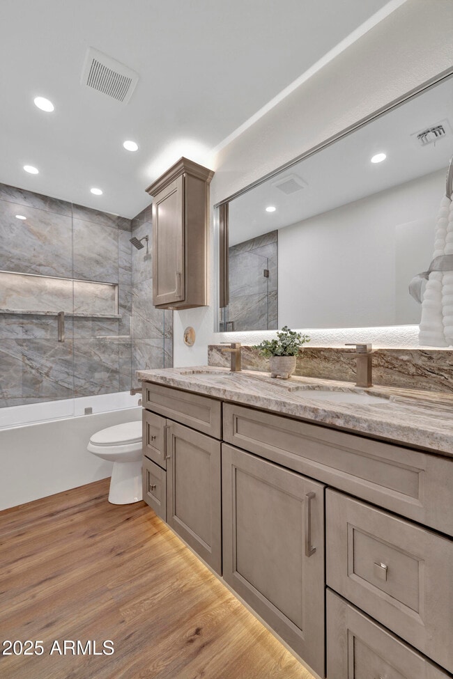 Building Photo - 1362 E Wickieup Ln