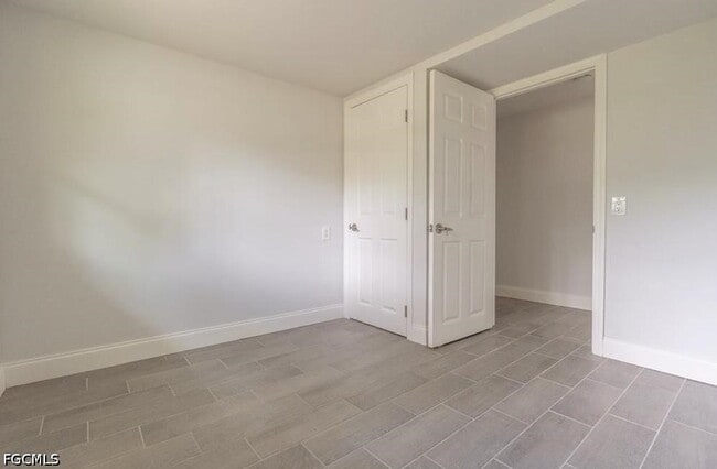 Building Photo - 215 Delray Ave