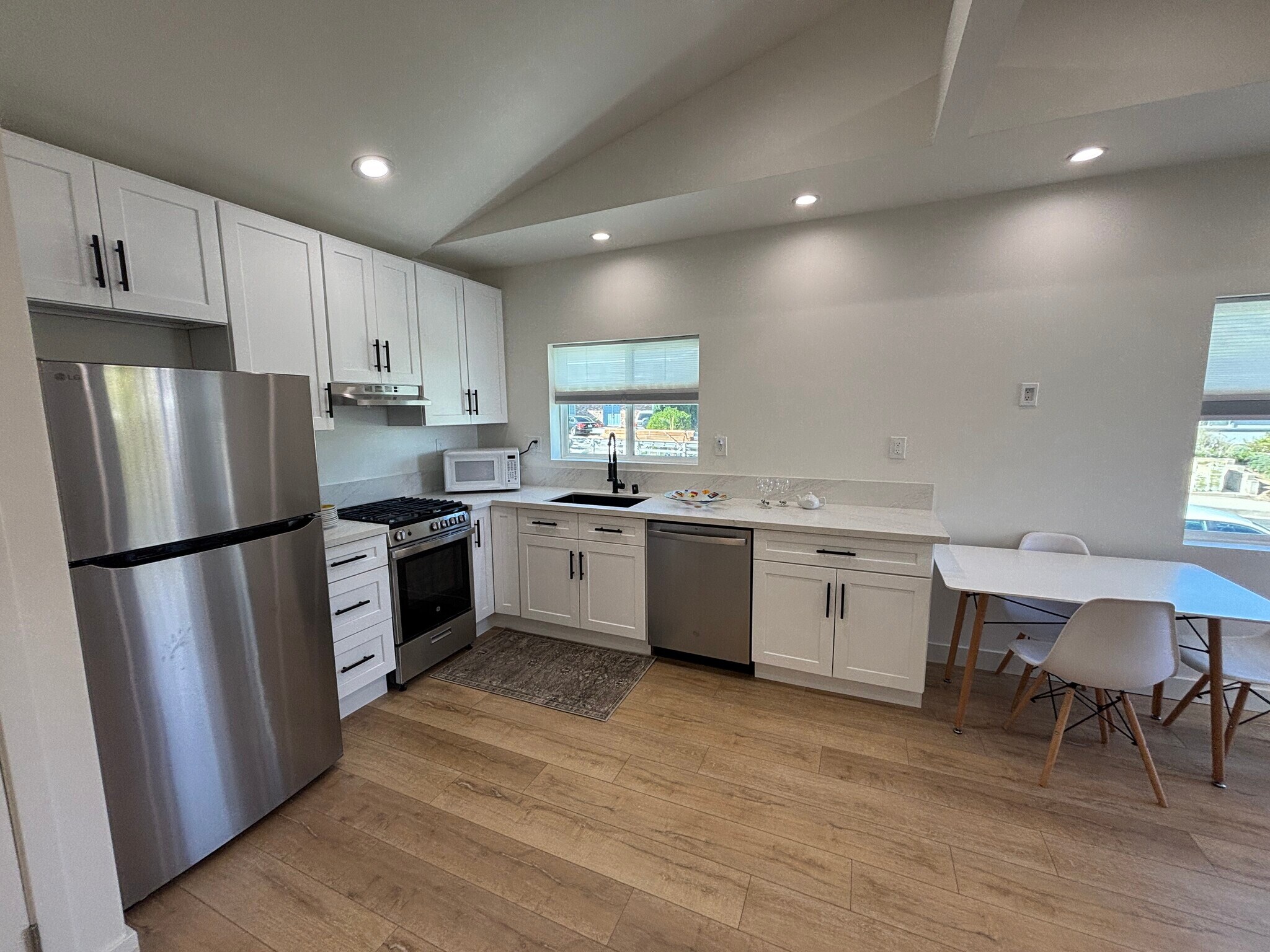 Building Photo - 6038 Maury Ave