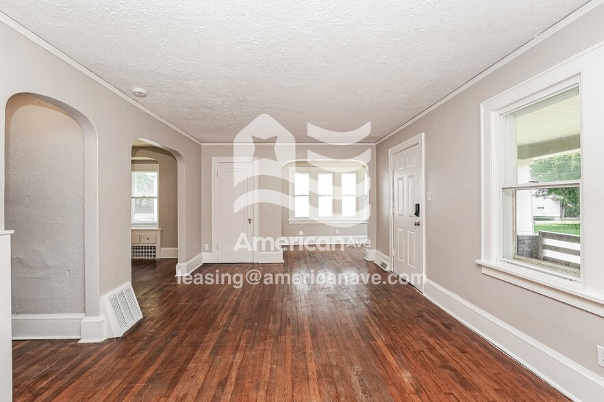 Building Photo - 893 Fried St