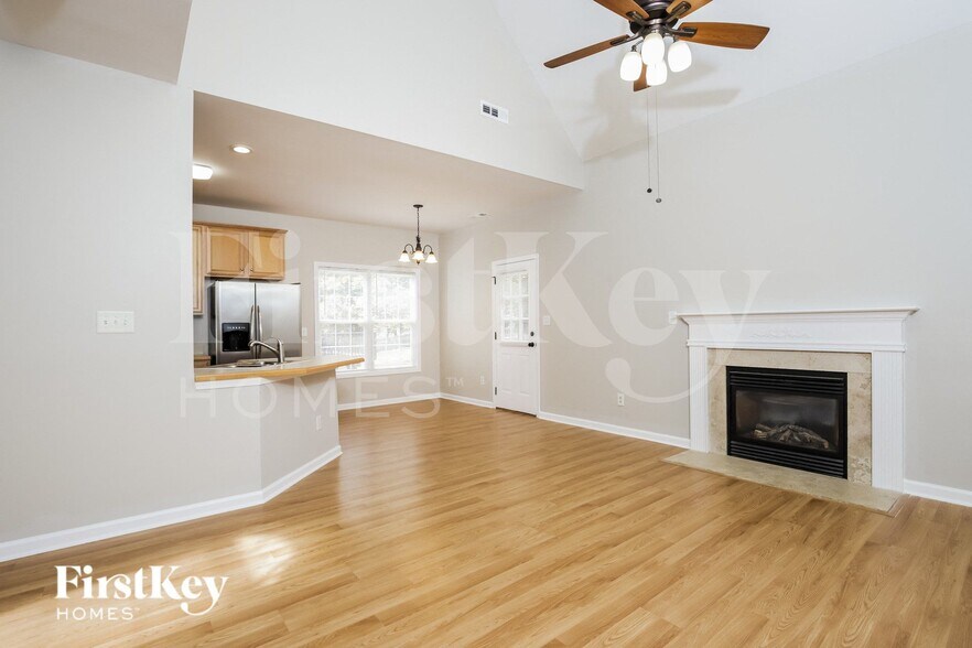 Building Photo - 2285 Glen Cove Way