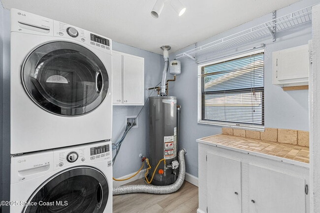 Building Photo - 1375 Crevalle Ave